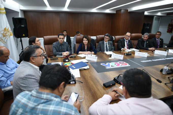 Gobierno repasa con diputados de VOS motivos para destituir a Jazmin de la Vega.