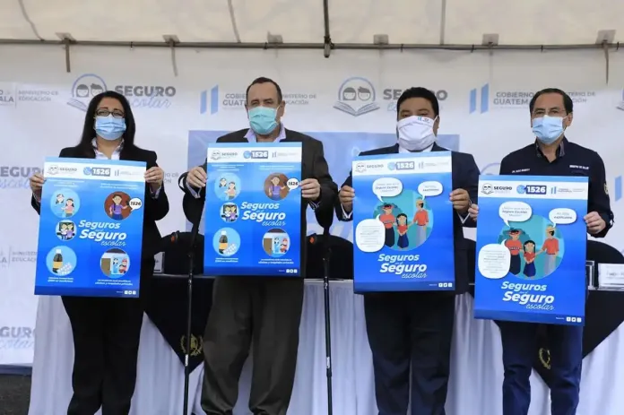 El millonario Seguro Escolar por el que pelea Joviel: 74% de consultas médicas fueron por teléfono.